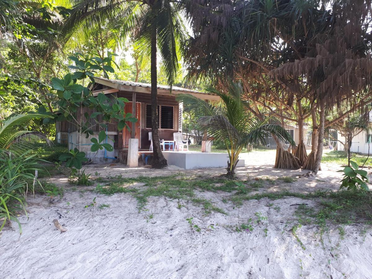 Phayam Friends Hotel Koh Phayam Eksteriør billede